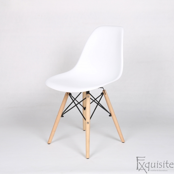 Masa rotunda din MDF cu 4 scaune din plastic cu picioare din lemn3