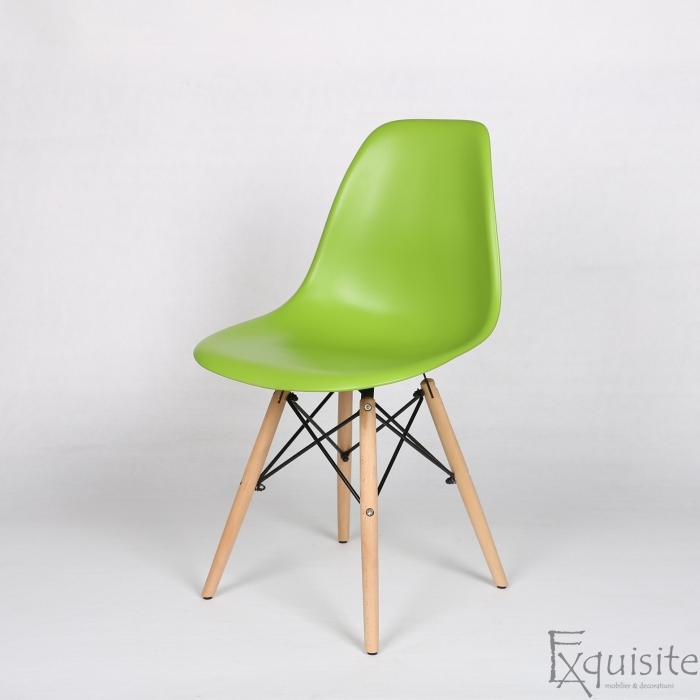 Masa rotunda din MDF cu 4 scaune din plastic cu picioare din lemn4