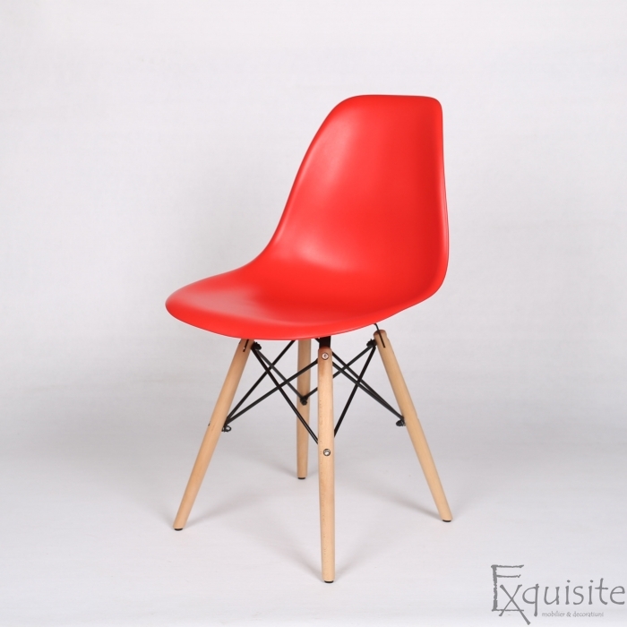 Masa rotunda din MDF cu 4 scaune din plastic cu picioare din lemn2