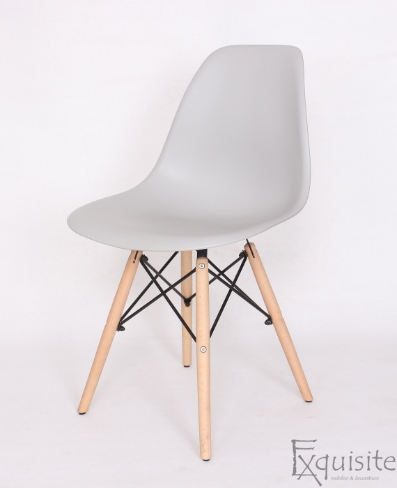 Masa rotunda din MDF cu 4 scaune din plastic cu picioare din lemn6