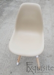 Scaun de bucatarie bej din plastic cu picioare din lemn5