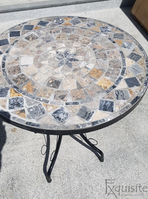 Masa de gradina din mozaic1